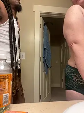 Snapshot of thegenie101 chatting on November 8, 2025, 11:32 am thegenie101 online show from November 8, 2025, 11:32 am