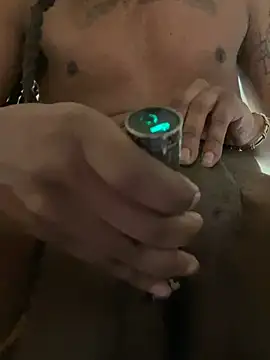 Snapshot of thegenie101 chatting on March 12, 2026, 12:28 am thegenie101 online show from March 12, 2026, 12:28 am