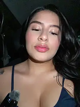 andrea gomes  online show from April 28, 2026, 5:23 am