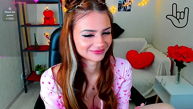Kitti   online show from July 27, 2026, 1:34 am