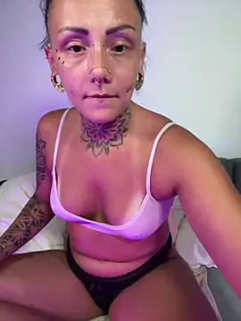 xxveraa vibe online show from August 5, 2026, 9:28 pm
