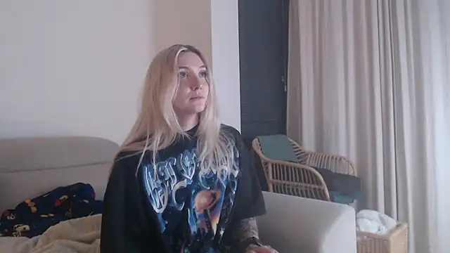 Snapshot of tattoobbgirl chatting on November 23, 2025, 5:35 pm tattoobbgirl online show from November 23, 2025, 5:35 pm