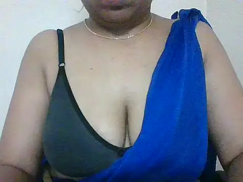 Snapshot of snehashreyatamil chatting on December 5, 2025, 7:50 am snehashreyatamil online show from December 5, 2025, 7:50 am