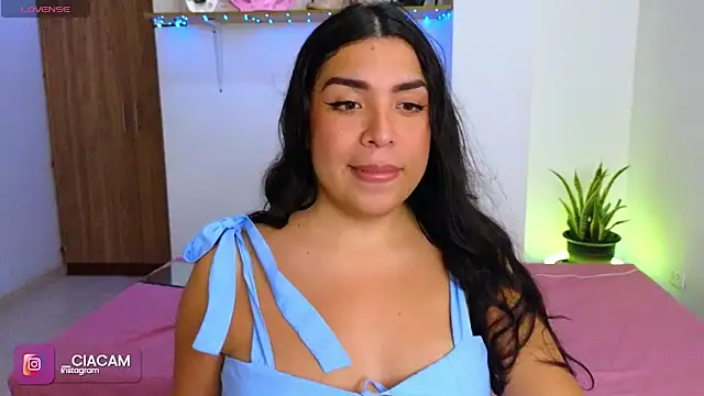 Snapshot of ciacam_ chatting on November 9, 2025, 8:01 am ciacam online show from November 9, 2025, 8:01 am