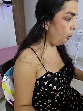 Snapshot of ciacam_ chatting on November 17, 2025, 3:51 pm ciacam online show from November 17, 2025, 3:51 pm