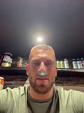 Snapshot of trainwithme chatting on July 17, 2026, 4:23 pm trainwithme online show from July 17, 2026, 4:23 pm