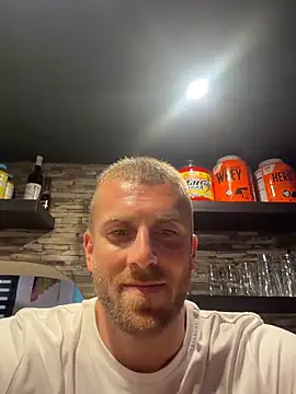 Snapshot of trainwithme chatting on August 2, 2026, 1:42 pm trainwithme online show from August 2, 2026, 1:42 pm