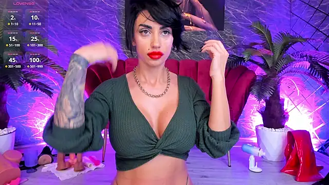 Snapshot of IzabelaTessa chatting on May 12, 2026, 7:11 pm IzabelaTessa online show from May 12, 2026, 7:11 pm