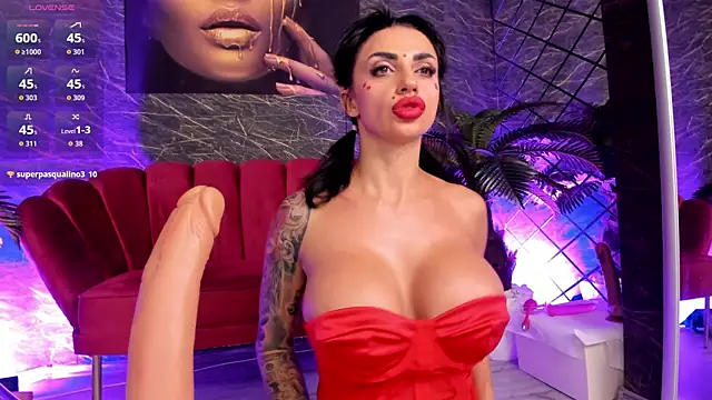 IzabelaTessa online show from July 27, 2026, 7:32 pm