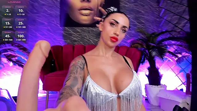 IzabelaTessa online show from August 2, 2026, 7:23 pm