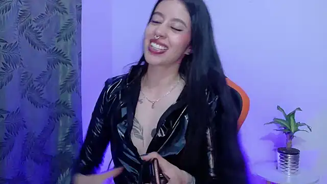 Misscarolsph online show from July 11, 2026, 8:22 pm