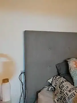 Snapshot of Elowyn chatting on September 10, 2025, 12:43 am Elowyn online show from September 10, 2025, 12:43 am