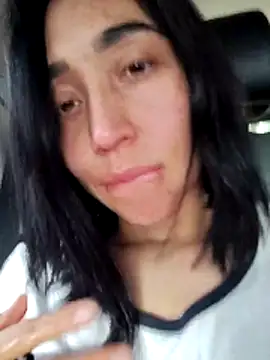 Snapshot of Elowyn chatting on January 5, 2026, 5:38 pm Elowyn online show from January 5, 2026, 5:38 pm