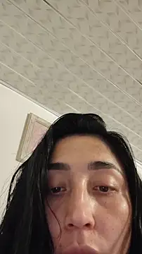 Snapshot of Elowyn chatting on March 5, 2026, 11:23 pm Elowyn online show from March 5, 2026, 11:23 pm