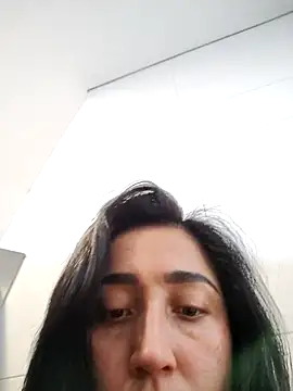 Snapshot of Elowyn chatting on March 31, 2026, 9:48 pm Elowyn online show from March 31, 2026, 9:48 pm