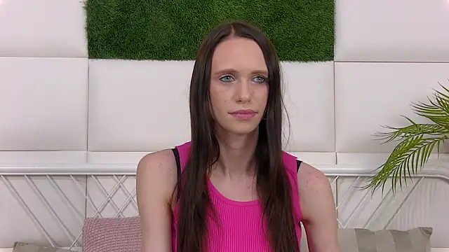 Snapshot of TaraHarris chatting on June 9, 2026, 12:17 pm TaraHarris online show from June 9, 2026, 12:17 pm
