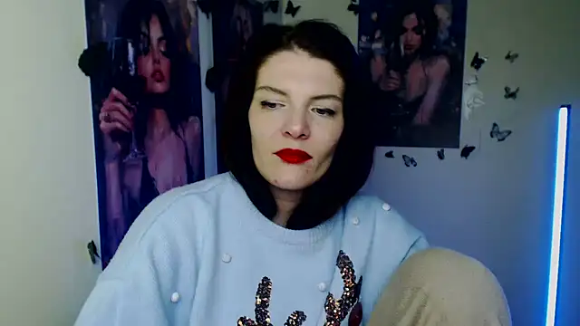 VanessaRey  online show from January 13, 2026, 8:14 pm