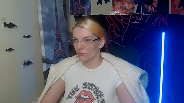 VanessaRey  online show from May 1, 2026, 9:14 am
