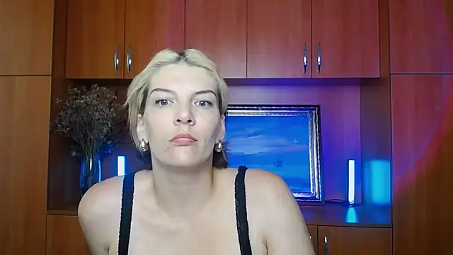 Snapshot of VanessaRey_ chatting on July 7, 2026, 7:09 am VanessaRey online show from July 7, 2026, 7:09 am