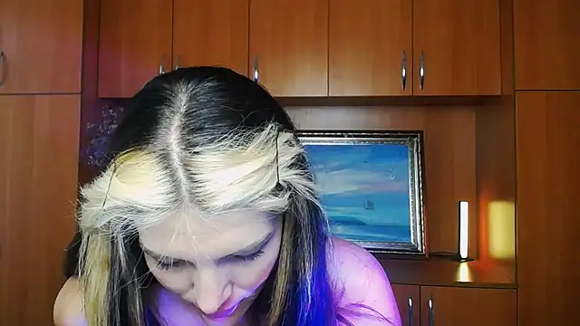 Snapshot of VanessaRey_ chatting on July 7, 2026, 7:34 am VanessaRey online show from July 7, 2026, 7:34 am