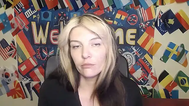 Snapshot of VanessaRey_ chatting on July 8, 2026, 6:18 am VanessaRey online show from July 8, 2026, 6:18 am