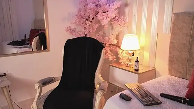 Snapshot of angelinarouse_ chatting on May 22, 2026, 2:51 am angelinarouse online show from May 22, 2026, 2:51 am
