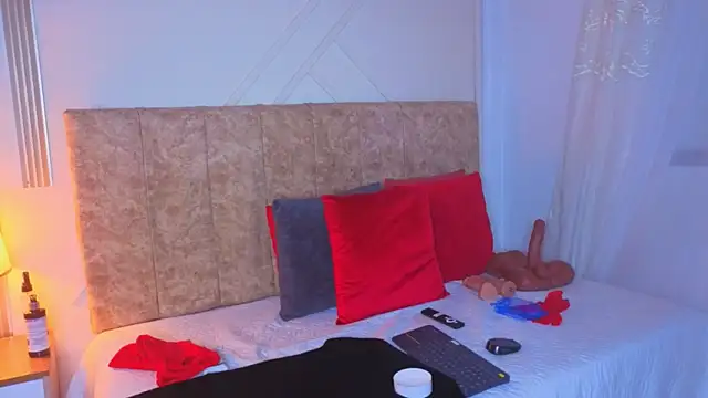 Snapshot of angelinarouse_ chatting on May 24, 2026, 3:55 am angelinarouse online show from May 24, 2026, 3:55 am