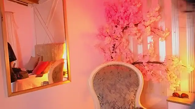 angelinarouse  online show from July 25, 2026, 11:57 pm