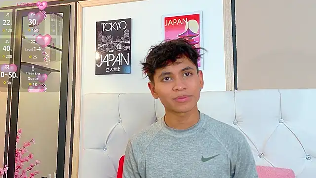 Snapshot of Ethan_Westt chatting on November 15, 2025, 8:38 pm Ethan Westt online show from November 15, 2025, 8:38 pm