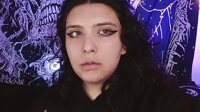 Snapshot of mikaskullcs chatting on October 7, 2025, 4:42 am mikaskullcs online show from October 7, 2025, 4:42 am