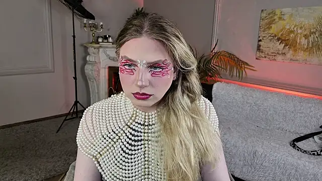 Jes Solar online show from June 19, 2026, 8:56 pm