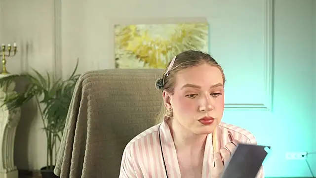 Jes Solar online show from June 24, 2026, 9:47 pm