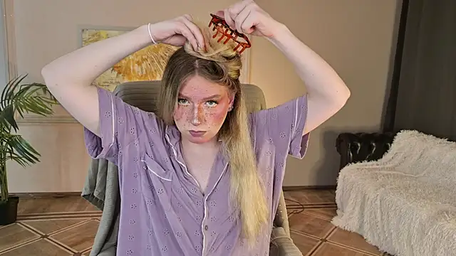 Jes Solar online show from July 11, 2026, 9:05 pm