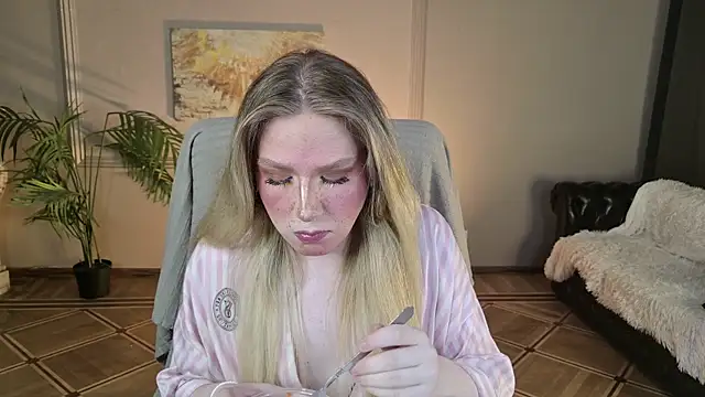 Jes Solar online show from July 16, 2026, 8:48 pm