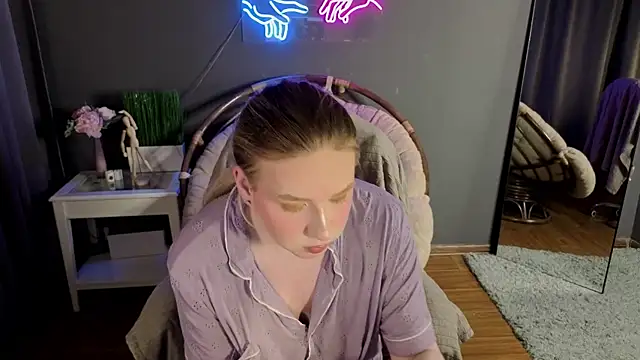 Jes Solar online show from July 21, 2026, 2:41 pm