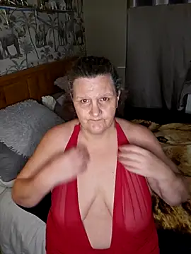 MissQueenBeex online show from March 13, 2026, 7:09 pm