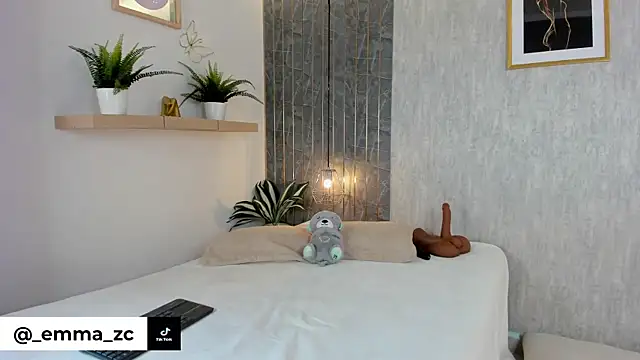 Emmazc  online show from July 26, 2026, 3:08 pm