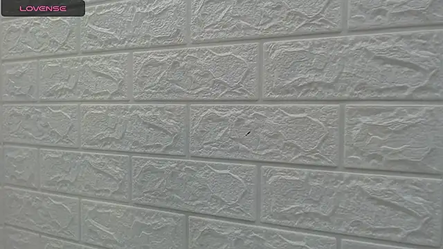 nei girl online show from September 28, 2025, 1:11 am