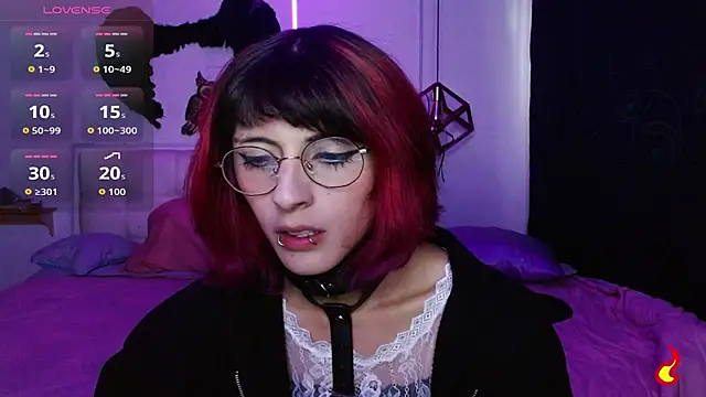 goth minerva online show from October 9, 2025, 1:42 pm