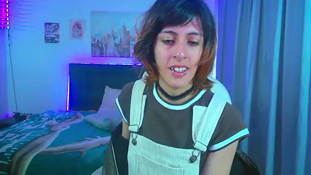 Snapshot of goth_minerva chatting on June 19, 2026, 1:37 pm goth minerva online show from June 19, 2026, 1:37 pm