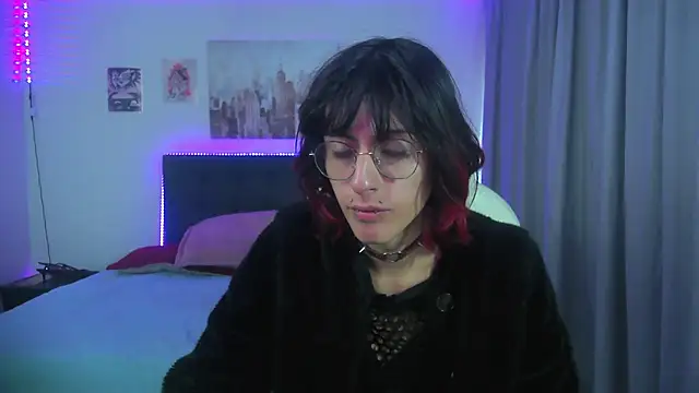 Snapshot of goth_minerva chatting on July 20, 2026, 1:35 pm goth minerva online show from July 20, 2026, 1:35 pm