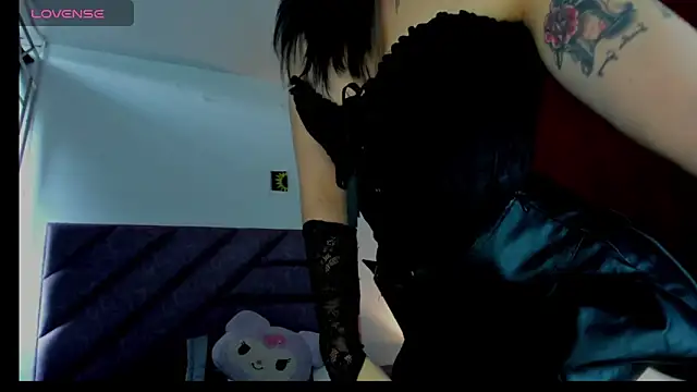 Snapshot of KARINNA__RAVEN chatting on May 28, 2026, 9:34 pm KARINNA RAVEN online show from May 28, 2026, 9:34 pm