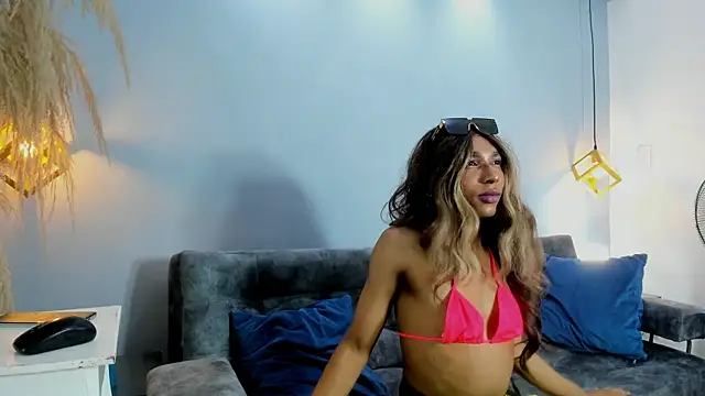 Snapshot of Electtra_Scretch chatting on March 19, 2025, 4:03 am Electtra Scretch online show from March 19, 2025, 4:03 am