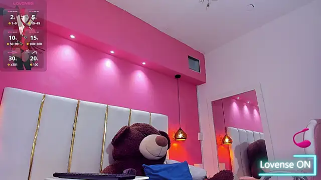 Snapshot of Electtra_Scretch chatting on October 4, 2025, 3:37 am Electtra Scretch online show from October 4, 2025, 3:37 am