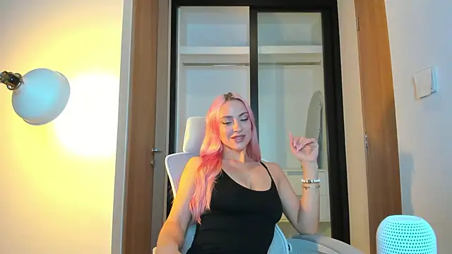 Snapshot of _Miss_Valentina_ chatting on November 28, 2025, 1:47 pm Miss Valentina online show from November 28, 2025, 1:47 pm