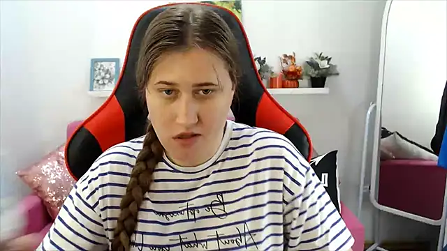 Lucky Lana online show from July 21, 2026, 2:47 am