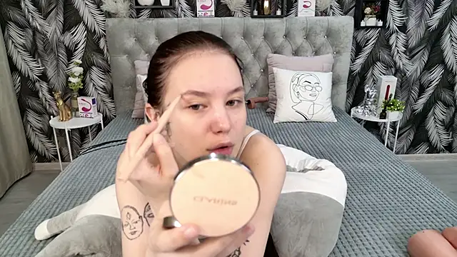 CarolineTenders online show from January 8, 2026, 1:19 am