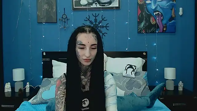 Snapshot of Velvetbat chatting on May 18, 2026, 7:03 am Velvetbat online show from May 18, 2026, 7:03 am