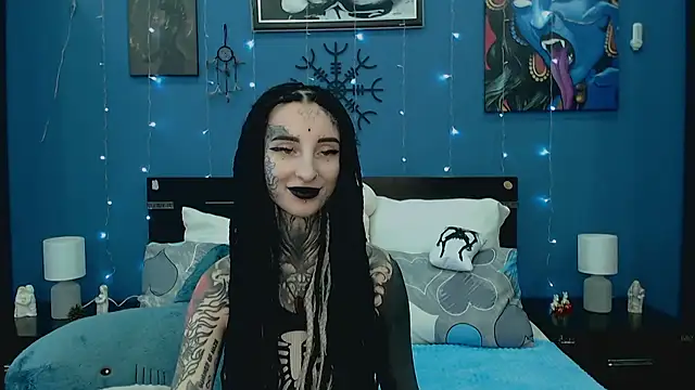 Snapshot of Velvetbat chatting on June 1, 2026, 7:10 am Velvetbat online show from June 1, 2026, 7:10 am