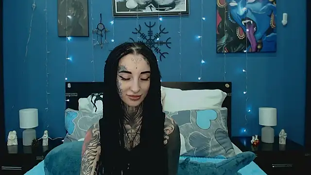 Snapshot of Velvetbat chatting on June 15, 2026, 7:10 am Velvetbat online show from June 15, 2026, 7:10 am